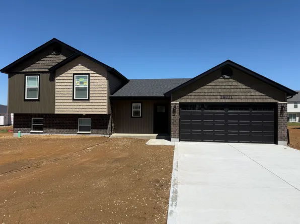 28721 Woodland Dr, Warrenton, MO 63383