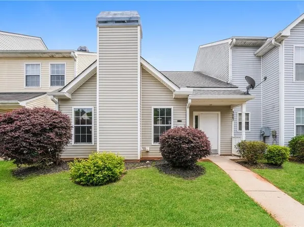 5867 Trent Walk Dr, Lithonia, GA 30038