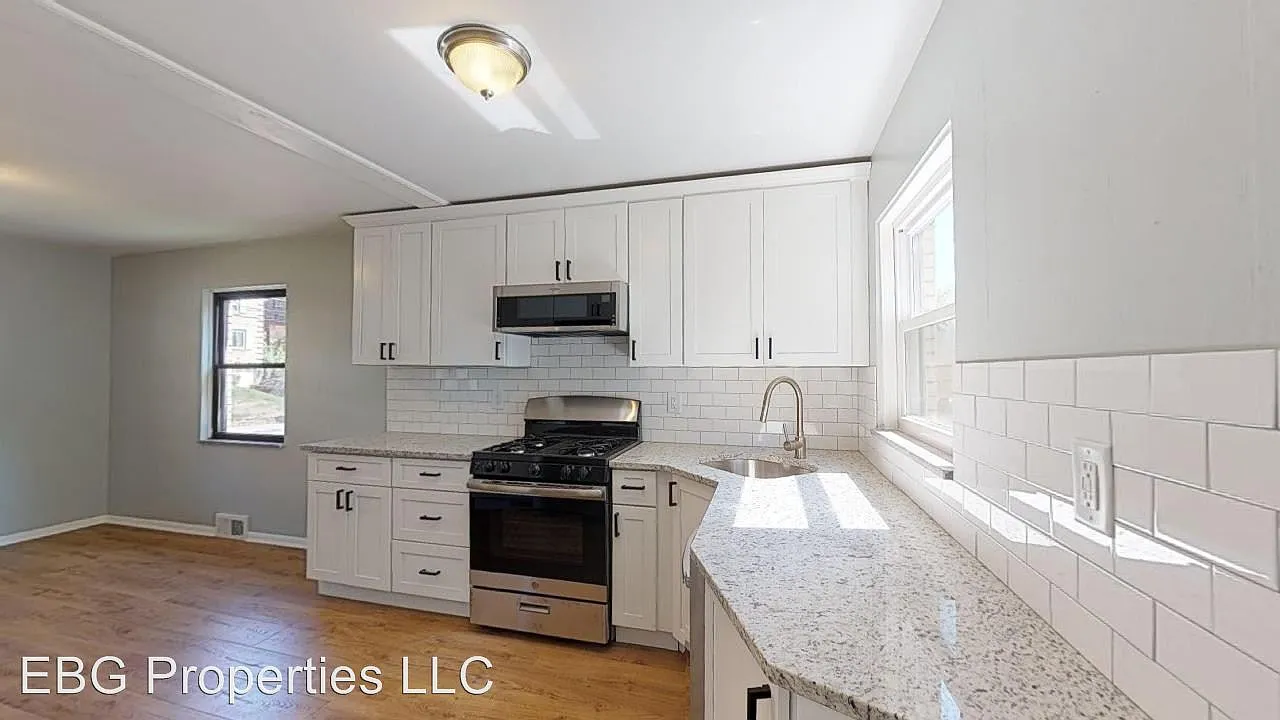 720 Mayville Ave photo 1