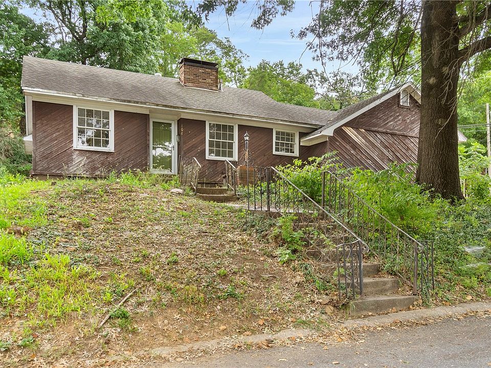 1st image of 808 N Woodlawn Dr