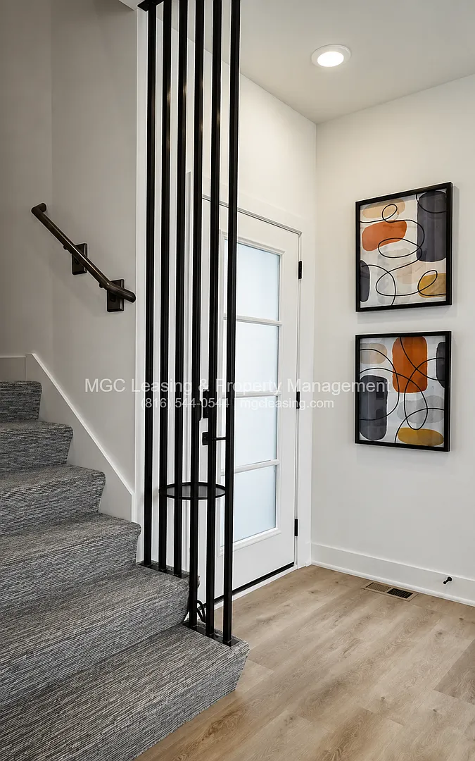 3 bed, 2.5 bath, 1463 sqft, $1,995 — Photo 2