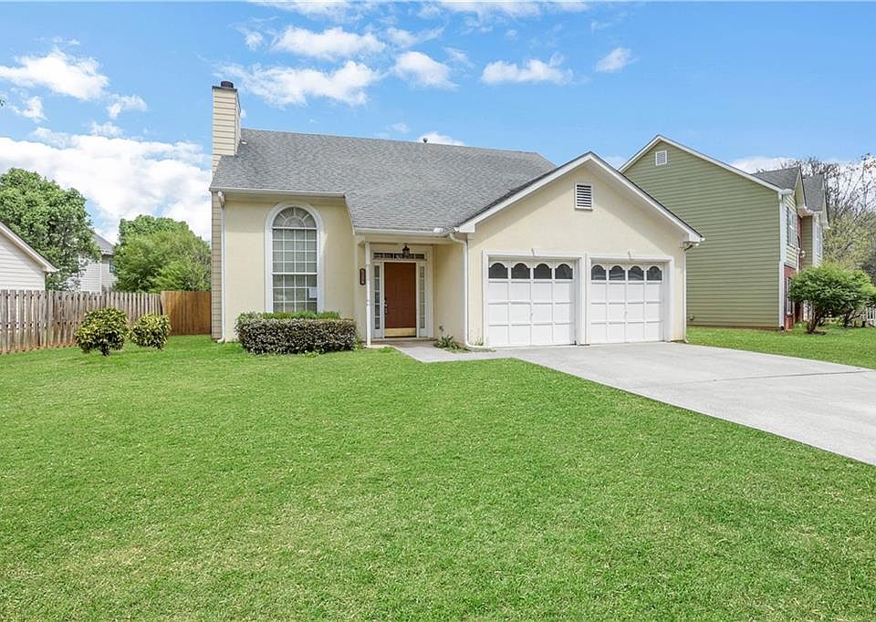 1st image of 3062 Vineyard Way SE