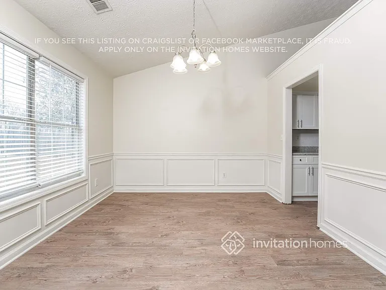 1429 Fall River Dr — Photo 6