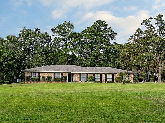2nd image of 403 Brookwood Dr