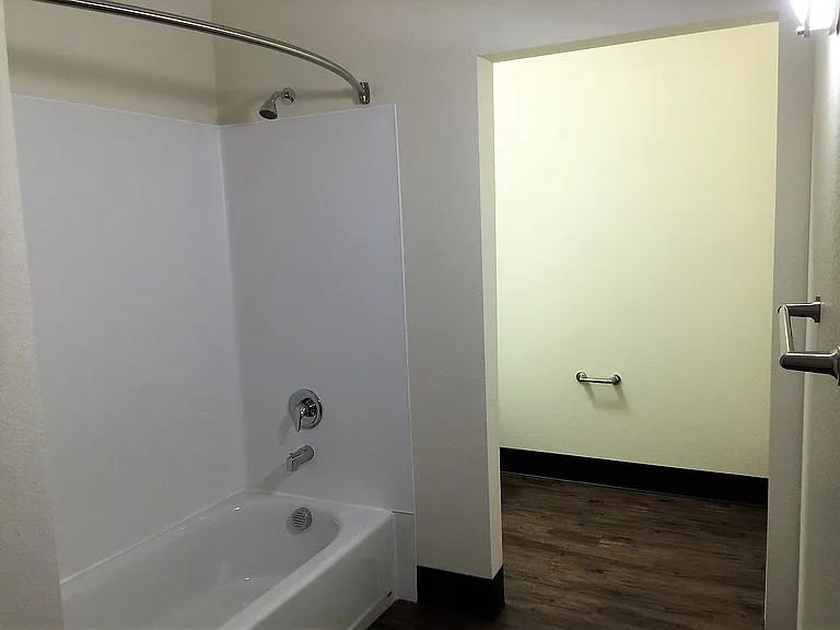 726 N Markeson St #103 — Photo 11