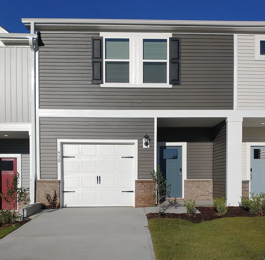 3 bed, 1600 sqft, $2,000 — Photo 1