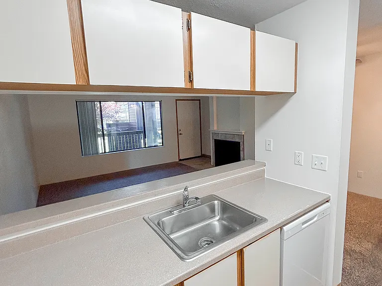 Stone Creek Apartments Beaverton — Photo 61