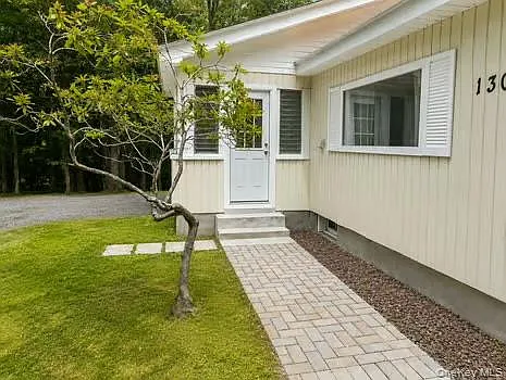 130 Whitlock Rd — Photo 3