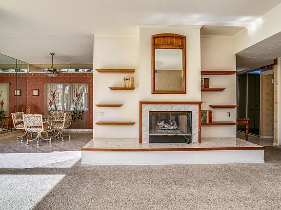 4th image of 42 Lakeview Dr