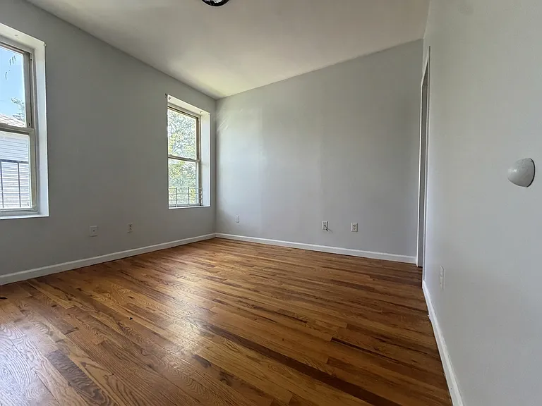 223 Hawthorne Ave #3 — Photo 7