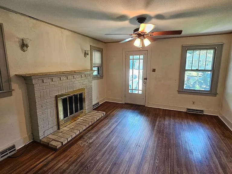 8 N Glenwood Ave — Photo 6