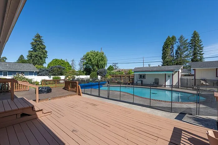2820 Maryland St — Photo 41