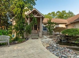 1152 Cedar Ridge Dr, Carbondale, IL 62901