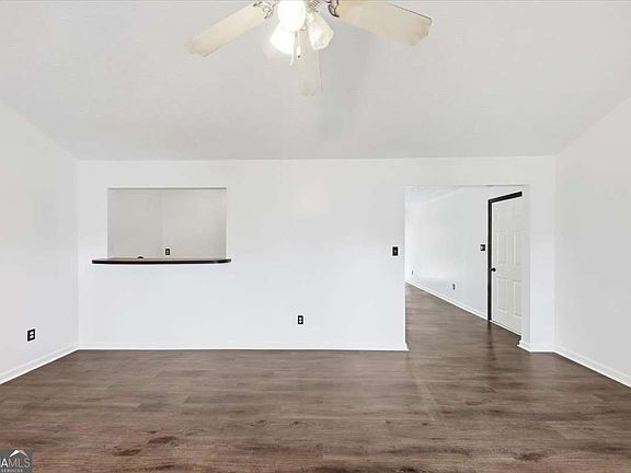 3rd image of 608 Crestmont Ct
