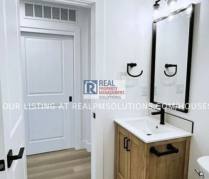 583 NE 113th Ave #B — Photo 10