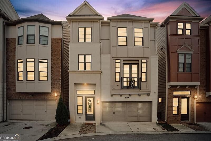 1st image of 505 Broadview Pl NE