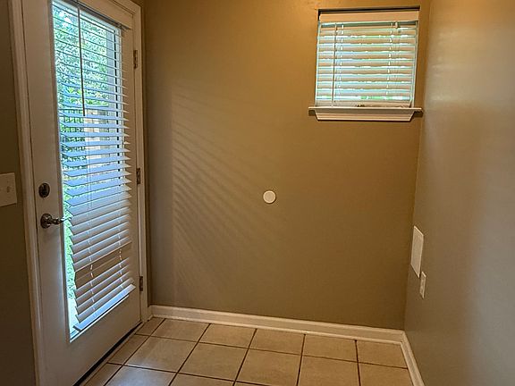 Alcove downstairs. Would be good for an office setup.