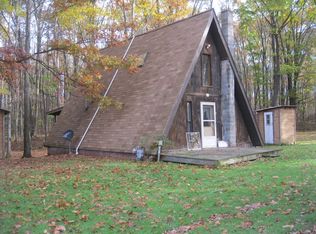 61 Elm Ln, Fisher, PA 16225