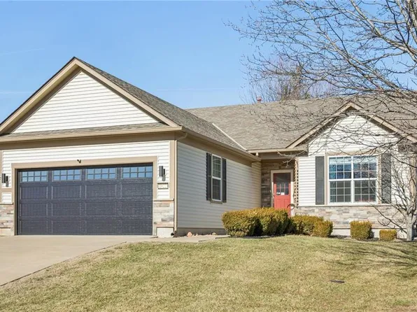 1022 SW Cheshire Dr, Lees Summit, MO 64083