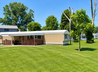 105 N Hickory St, Edgewood, IL 62426