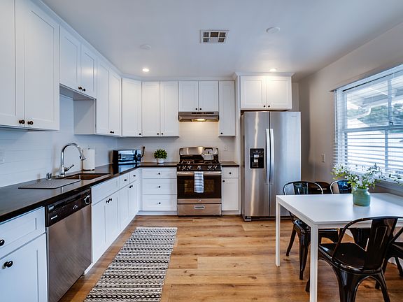 2nd image of 515 Lincoln Ave