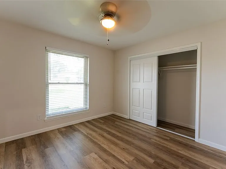 15823 Kueben Ln — Photo 11