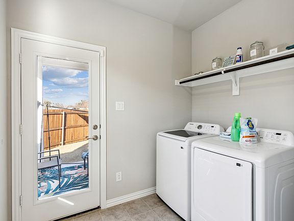 4th image of 208 Olympus St