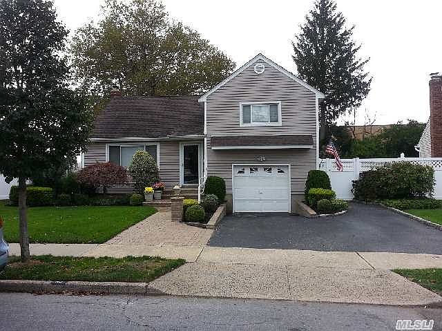 1st image of 64 N Pine St