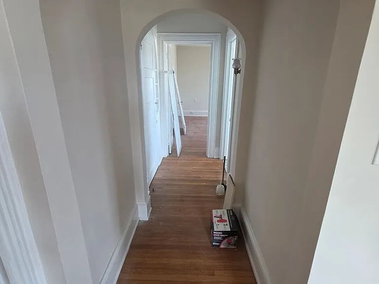 1858 Guernsey Ave — Photo 12