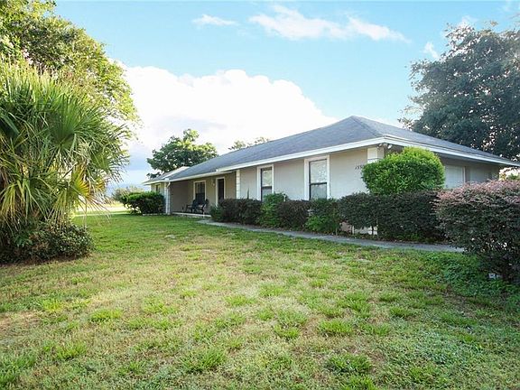 3rd image of 15502 Catherine Cir
