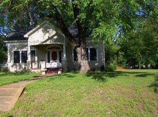 1002 N Queen St, Palestine, TX 75801