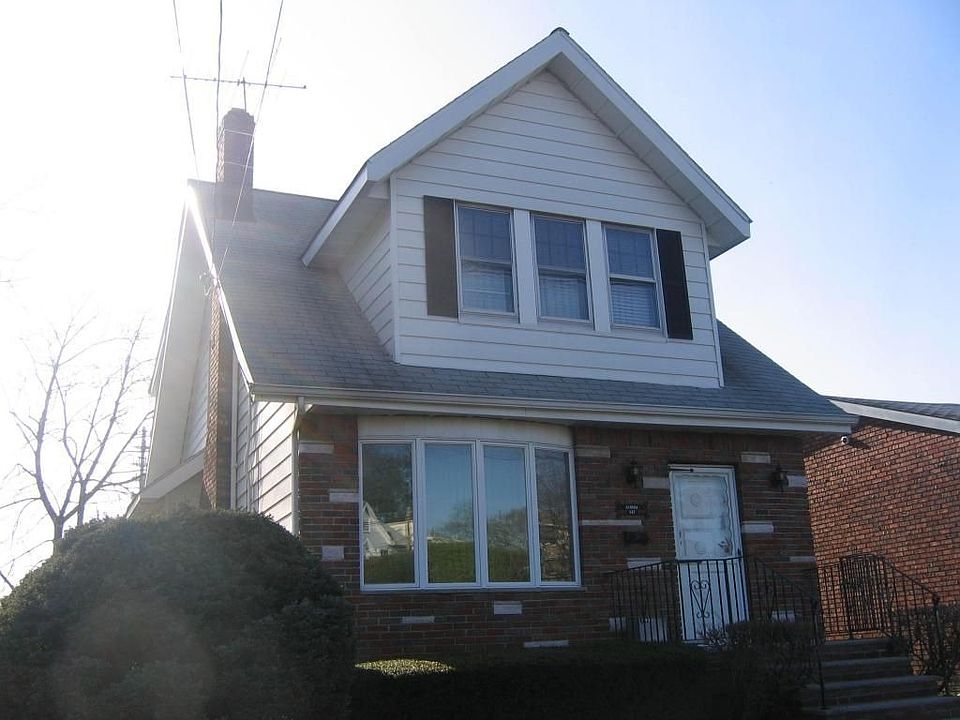 1st image of 627 Belleville Ave #J