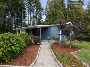 700 SW Clevenger Ln, Pt Orchard, WA 98367
