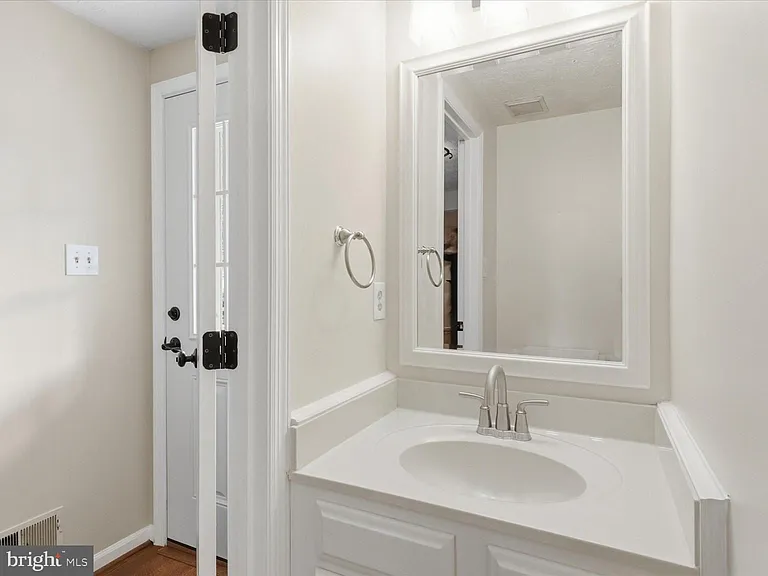 1563 Autumn Ridge Cir — Photo 12