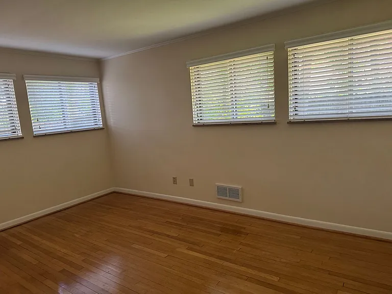 3134 Herrick Rd — Photo 14