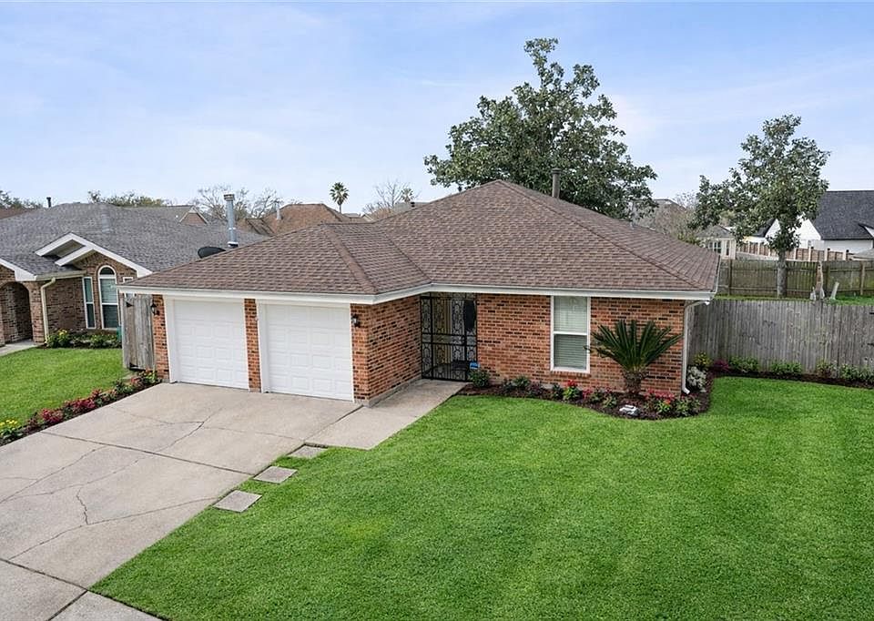 1st image of 38 Moss Dr