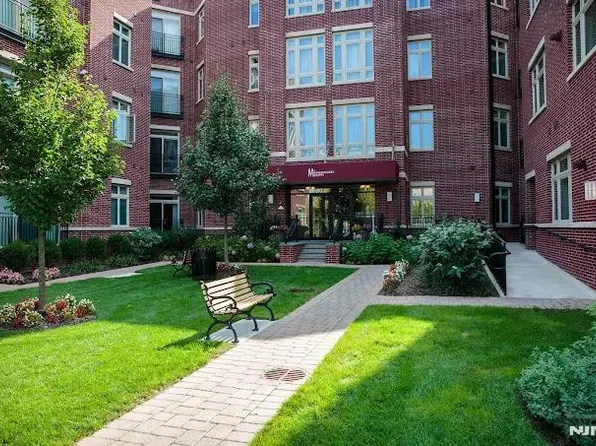 4425 Riverview Ave #425, Englewood, NJ 07631