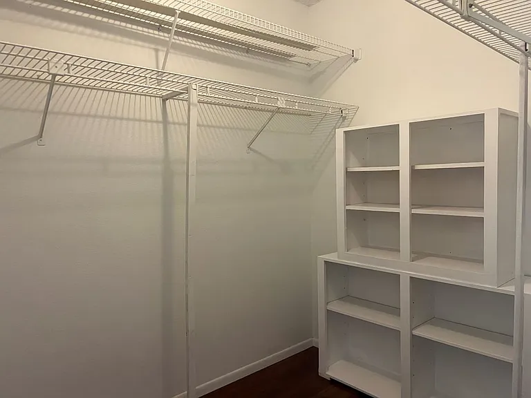 1240 Lucaya Ave — Photo 27