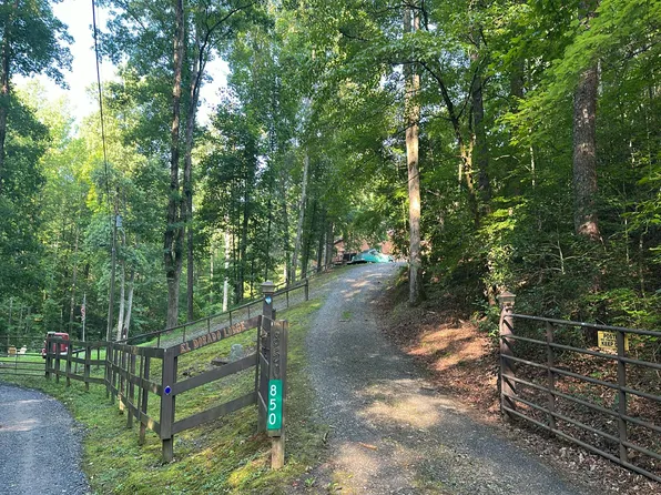 850 Valley Dr, Ellijay, GA 30536