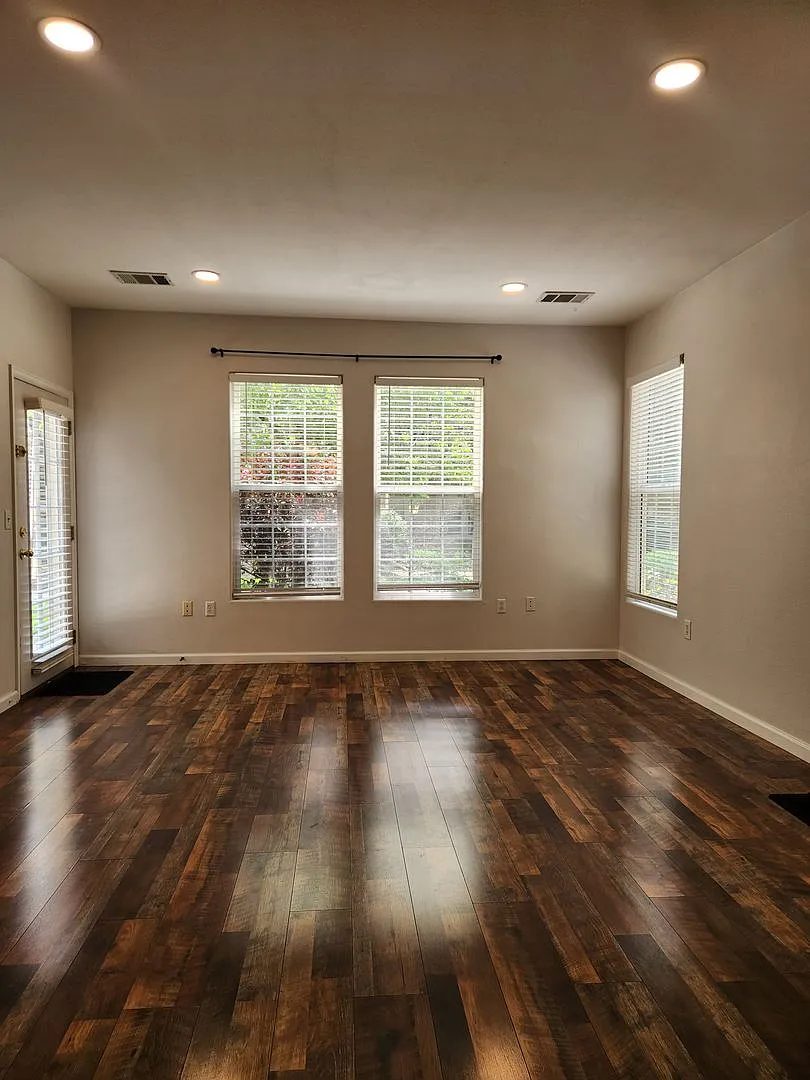 Stylish 2 Bed, 2 Bath Main-Floor Condo Unbeatable Location Near Parker & Quincy! — Photo 1