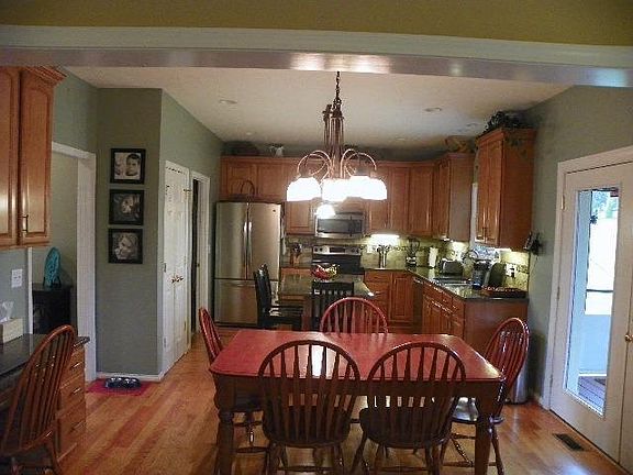 2nd image of 7030 Baytowne Dr