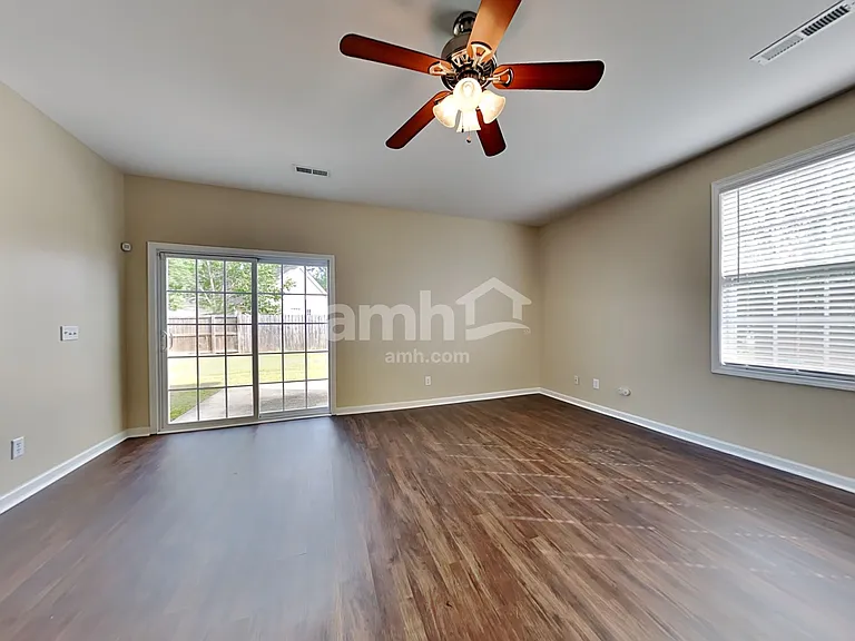 7778 Discovery Rd — Photo 7