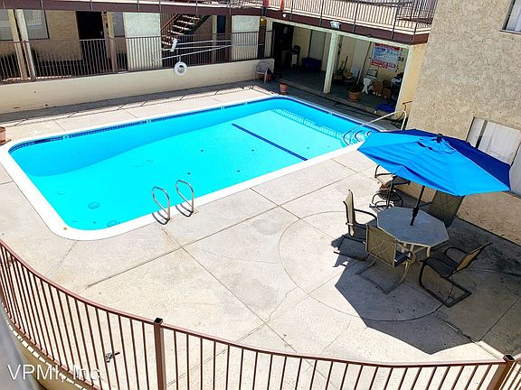4th image of 145 E 44th St APT 113