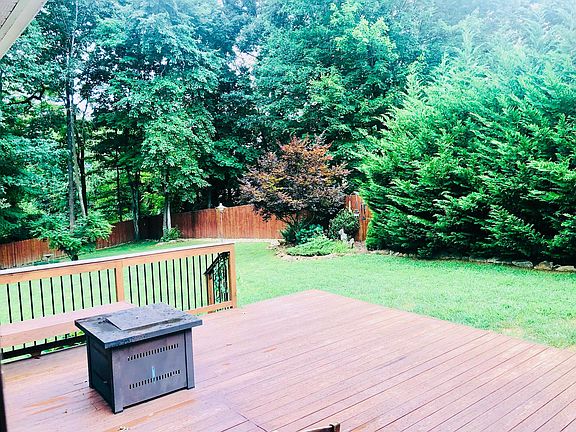 Lower deck with propane fire pit