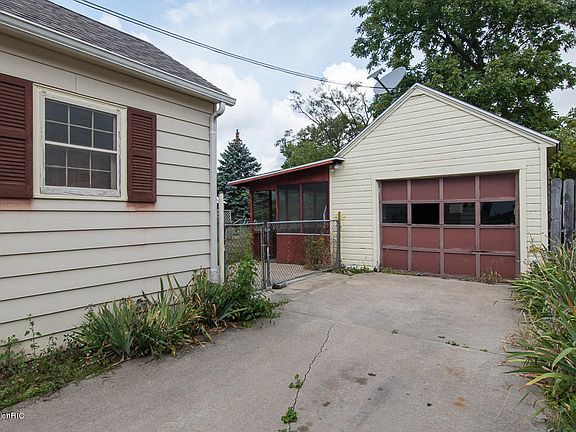 3rd image of 530 Fairfield Ave