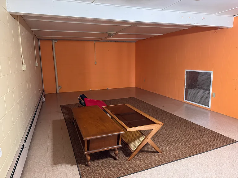 Basement Bonus Room 1/2