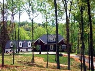 444 Rocky River Shores Dr, Rock Island, TN 38581