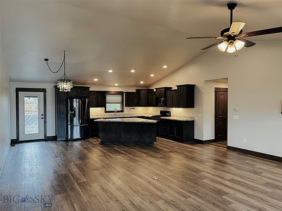 4th image of 1007 Meriwether Dr E