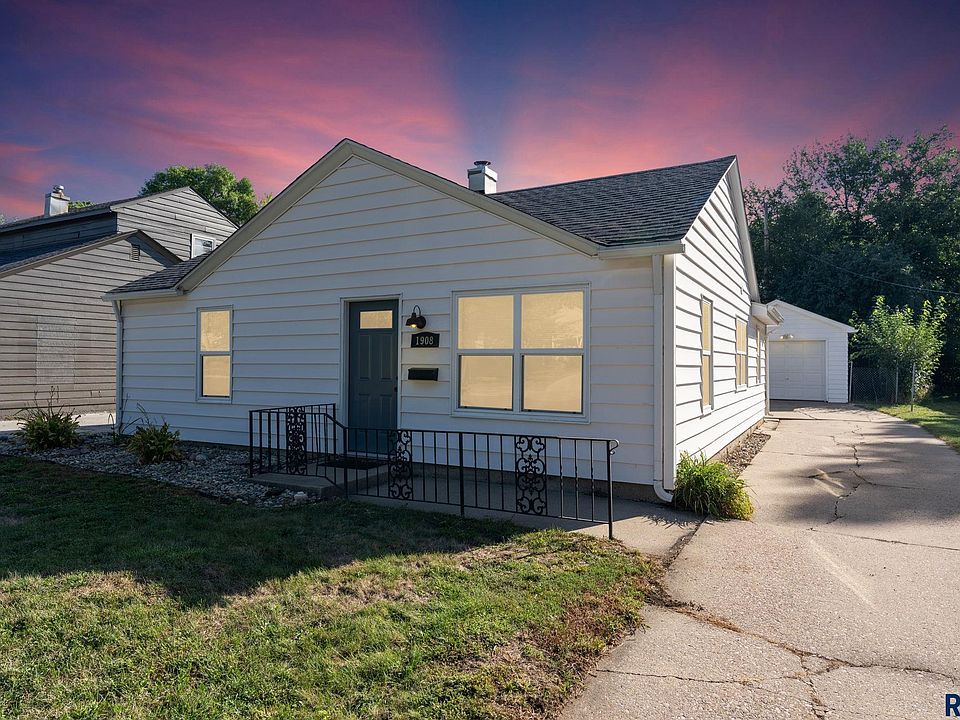 1st image of 1908 S Covell Ave