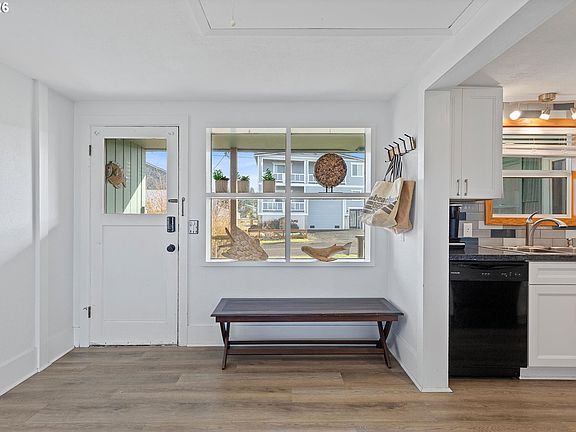 5th image of 35160 Rueppell Ave